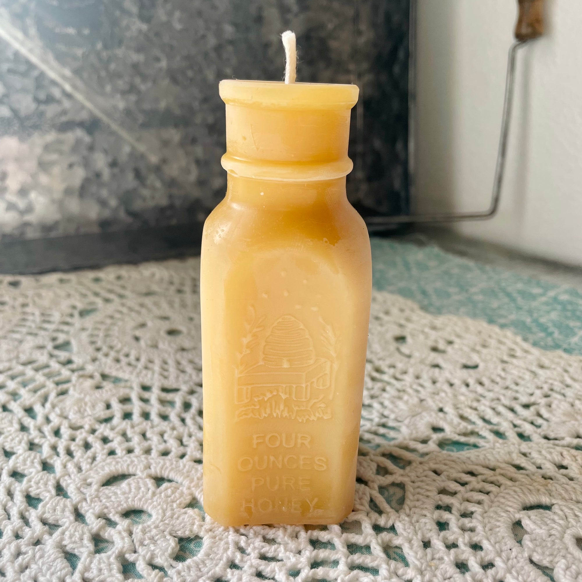 Muth Jar Beeswax Candle (4" x 1.5")