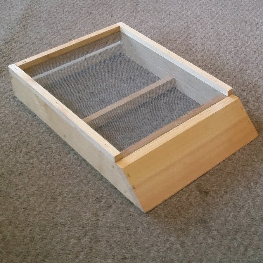 Screened Bottom Board.